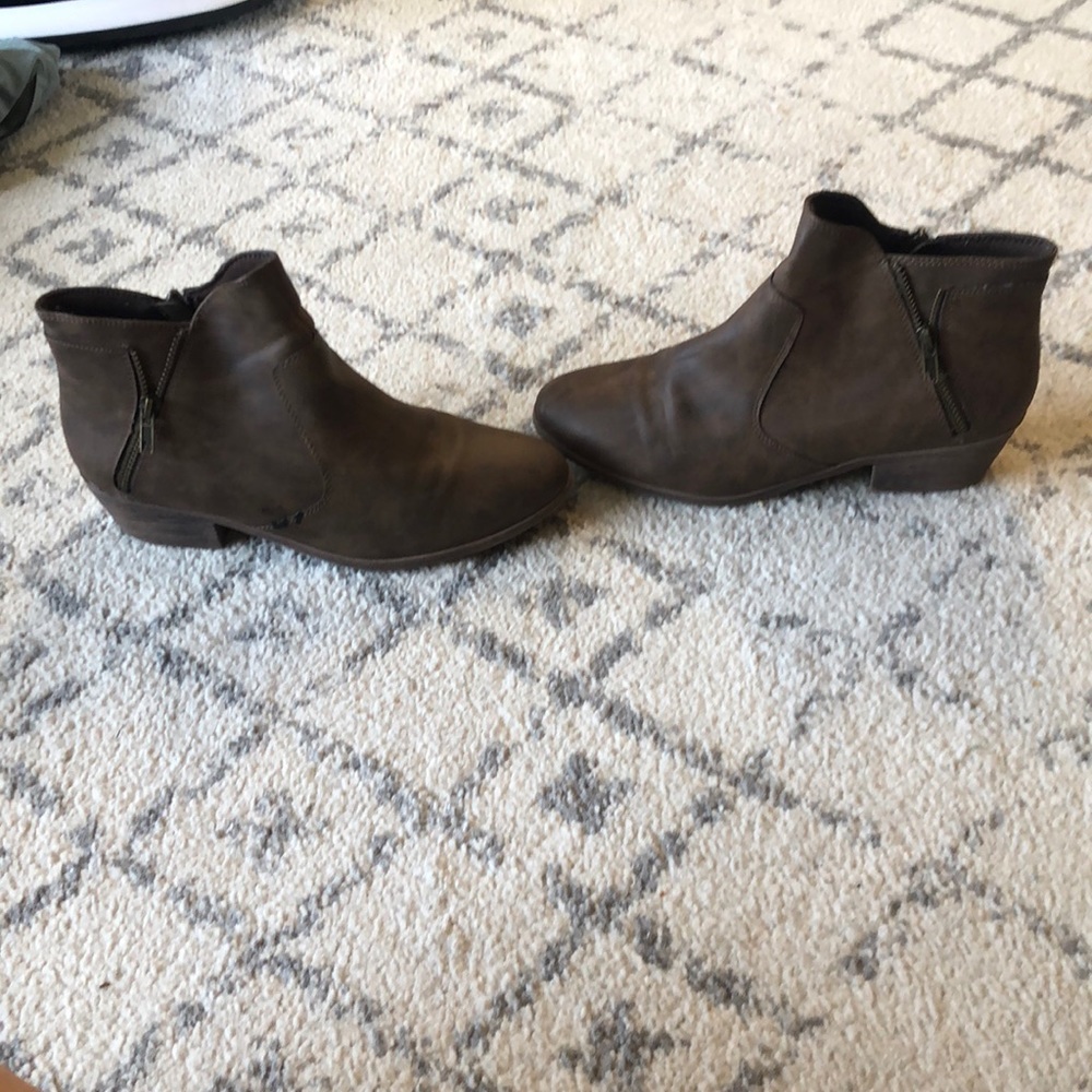 Booties ! - Picture 3 of 4